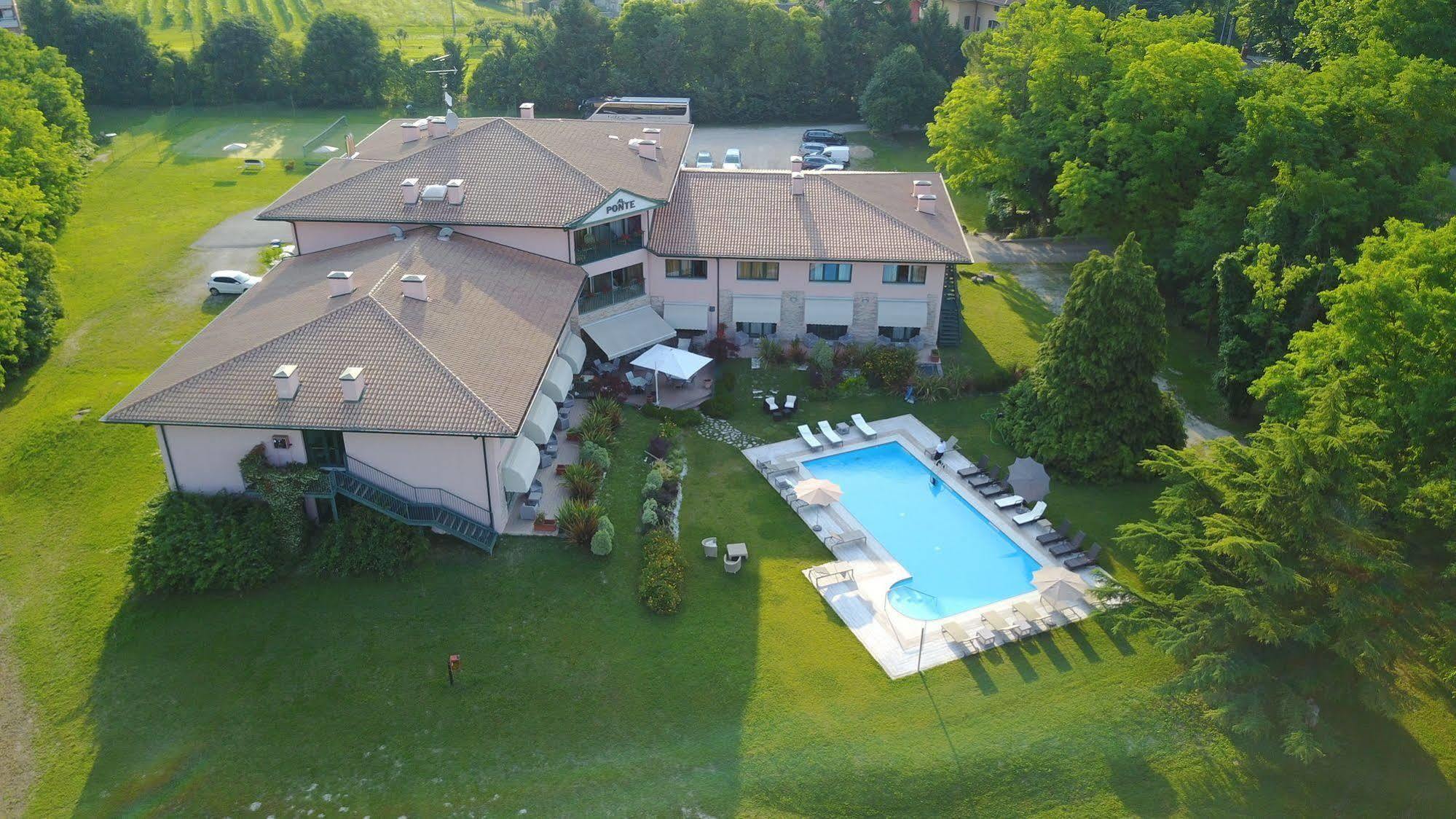 Hotel Al Ponte Gradisca d'Isonzo Luaran gambar